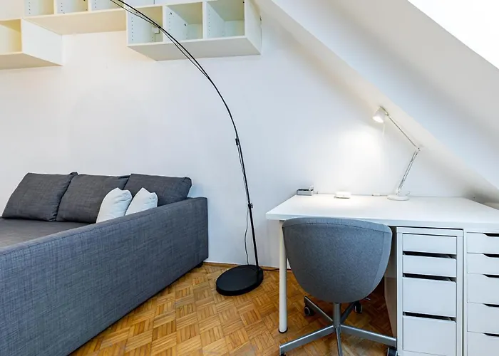 Rooftop Close To Main Station By Jr Apartment *